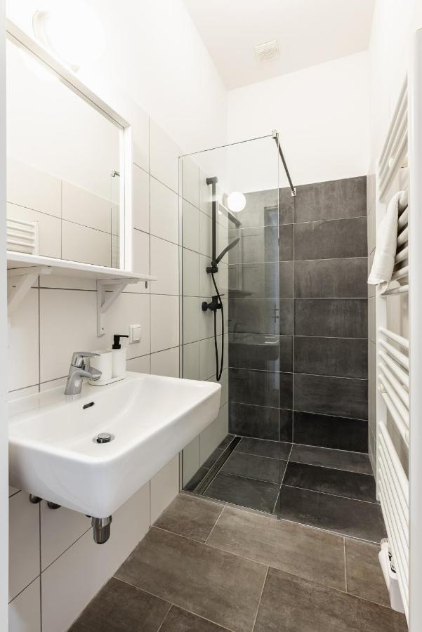 Classy And Elegant In A Calm Area Apartment Wien