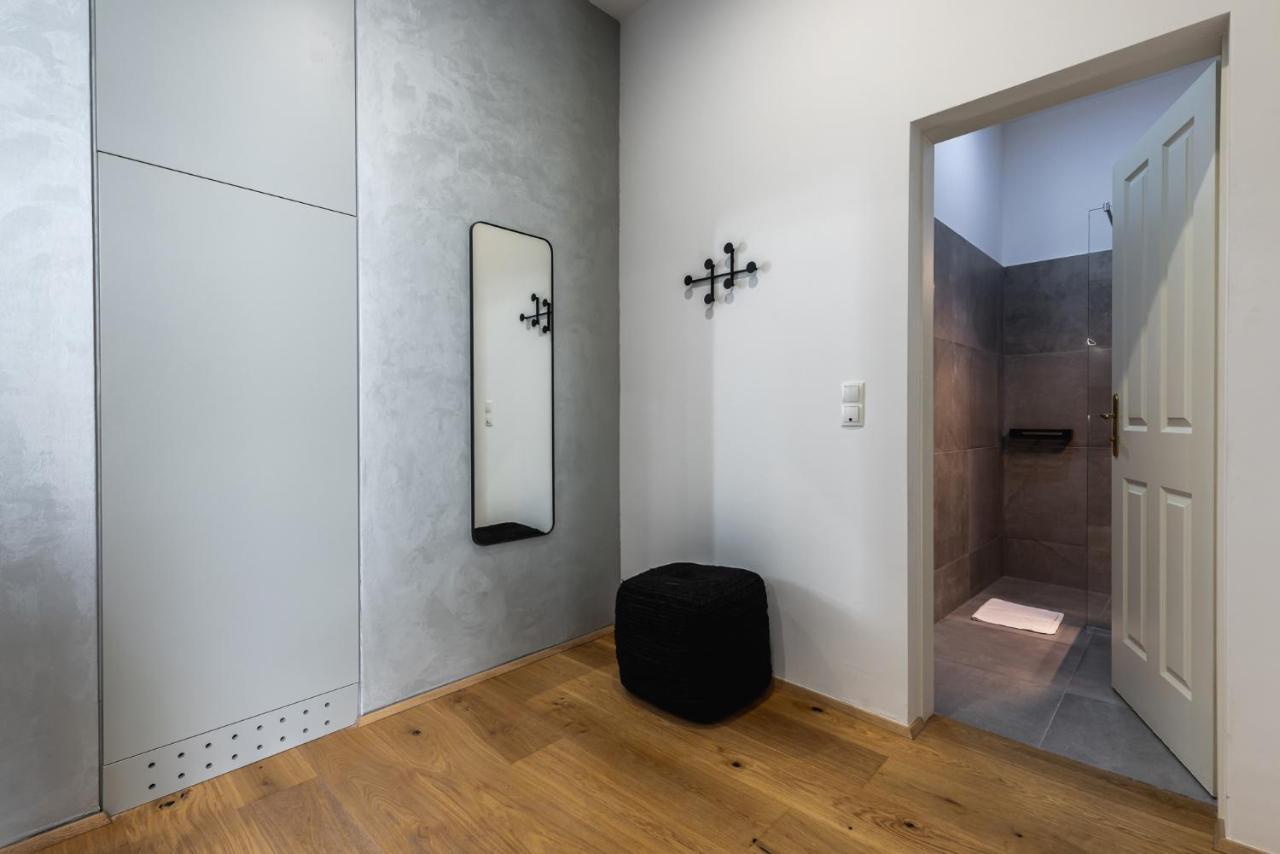 Classy And Elegant In A Calm Area Apartment Wien